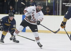 Balint Pakozdi, forward, Botany Swarm ice hockey team, NZIHL 2025, jersey 3