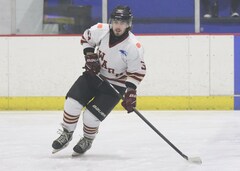Sam Webb, forward, Botany Swarm ice hockey team, NZIHL 2025, jersey 33